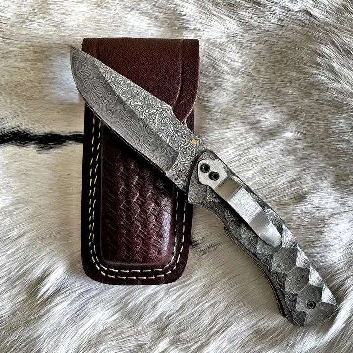Titan International - Knives