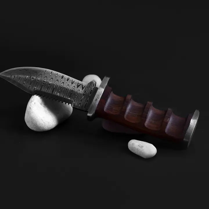 Titan International - Knives