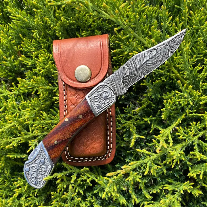 Titan International - Knives