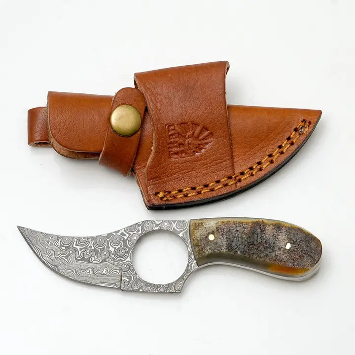 Titan International - Knives